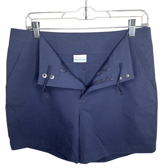 Women's COLUMBIA SHORTS, Size 10 - Picture 3 of 5